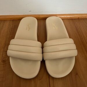 Seychelles slides size 6.5